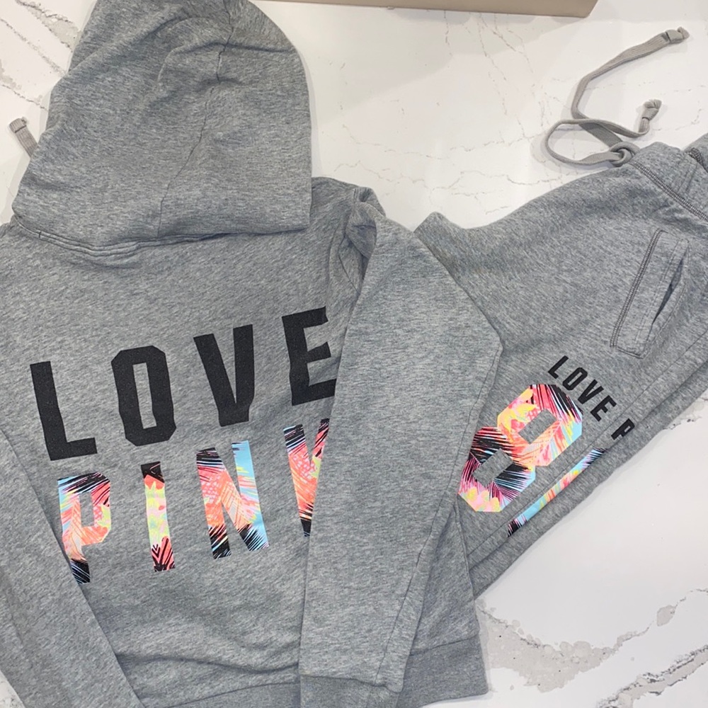 Victoria’s Secret PINK Sweatsuit Outfit